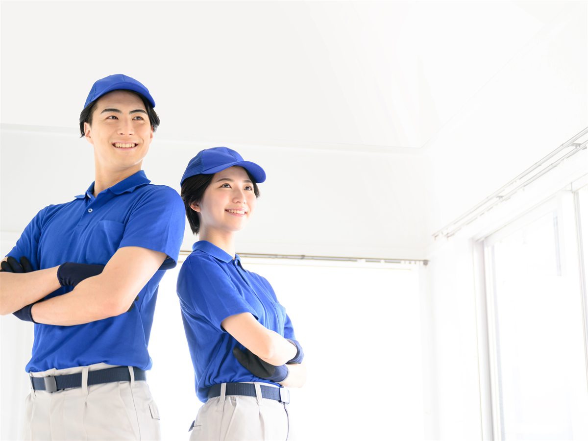 作業を実施するスタッフ